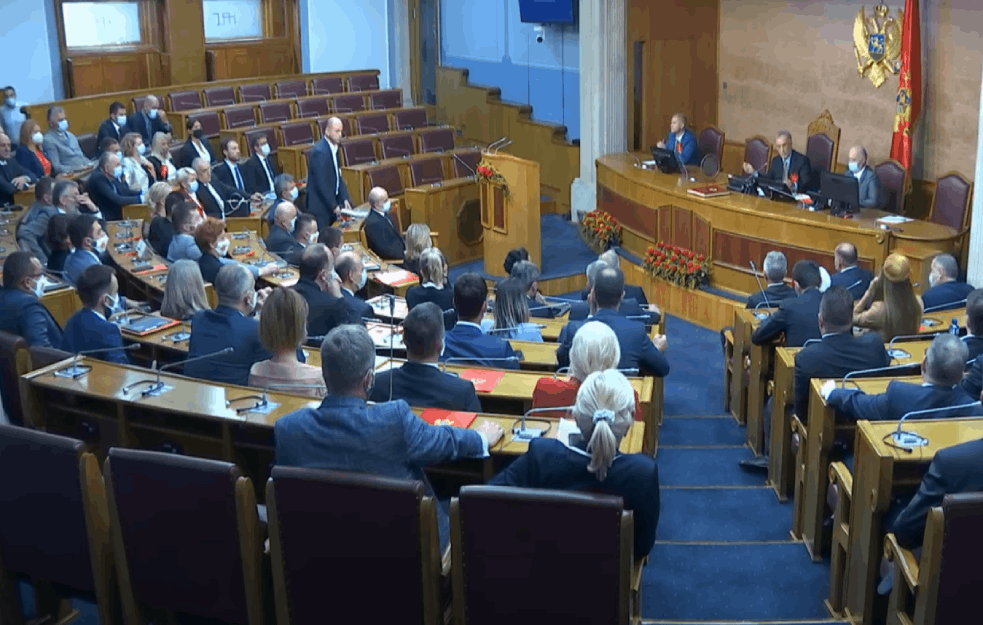 <span style='color:red;'><b>POPIS U CRNOJ GORI</b></span> EVROPSKO PITANJE? U Uniji etnička i verska pripadnost  i jezik osetljiva pitanja 